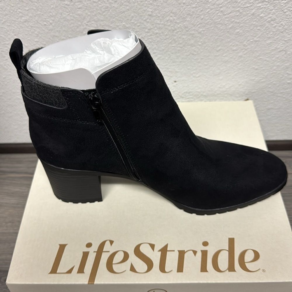 LifeStride Maggie Ankle Bootie (WIDE) - Picture 5 of 9